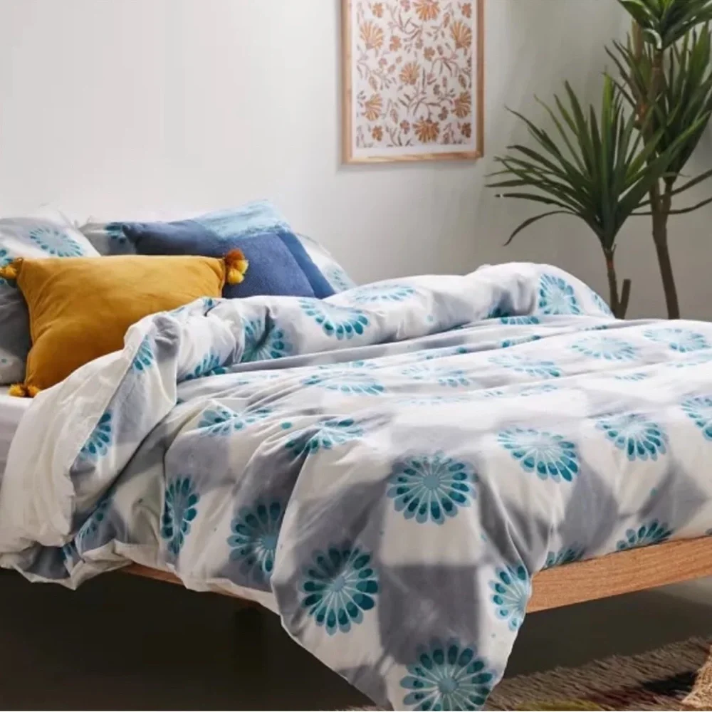 UO Blue and White Floral Tie-Dye Duvet Cover - perfect for college
